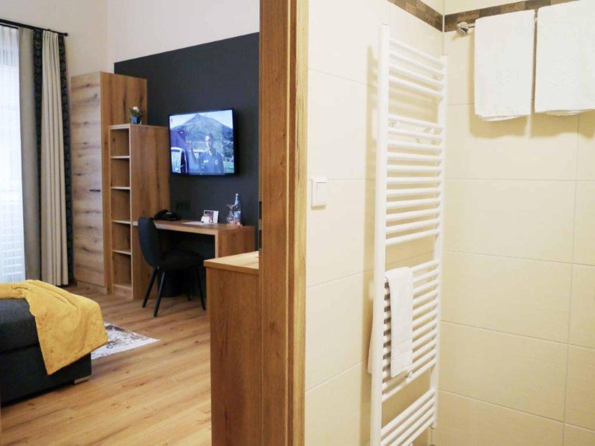 Da'Sporrer Hotel & Wirtshaus 네운부르그포름발트 외부 사진