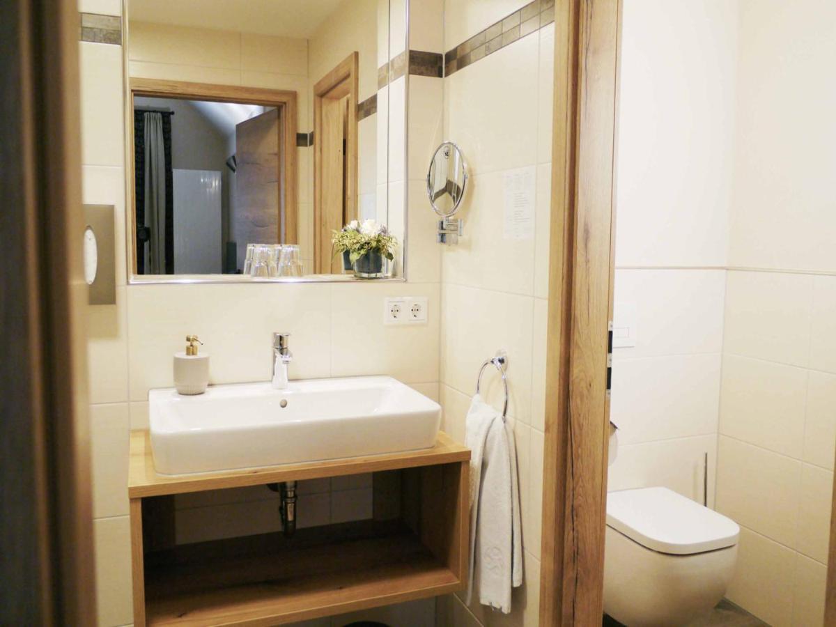 Da'Sporrer Hotel & Wirtshaus 네운부르그포름발트 외부 사진