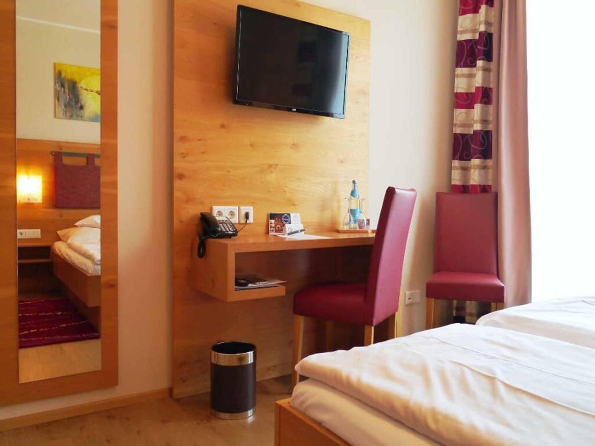 Da'Sporrer Hotel & Wirtshaus 네운부르그포름발트 외부 사진