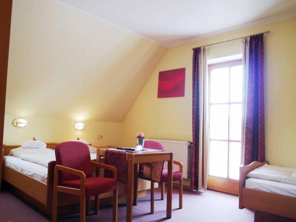Da'Sporrer Hotel & Wirtshaus 네운부르그포름발트 외부 사진