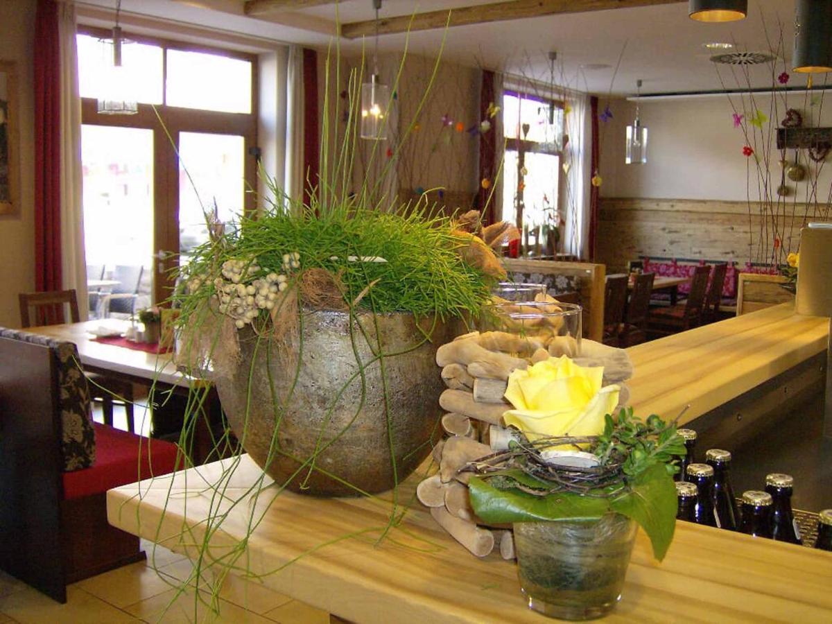 Da'Sporrer Hotel & Wirtshaus 네운부르그포름발트 외부 사진