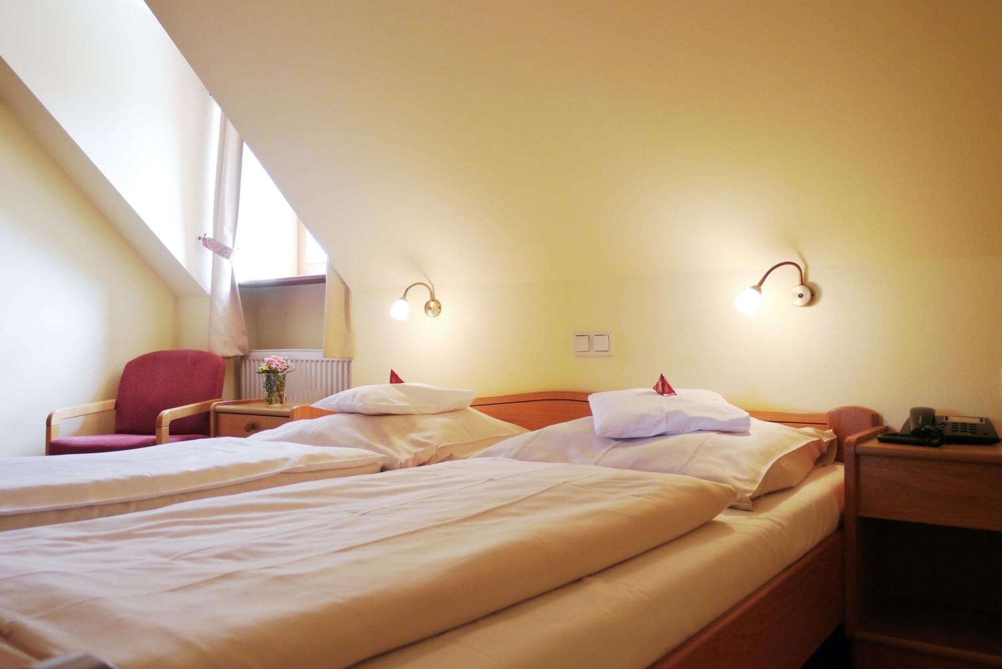 Da'Sporrer Hotel & Wirtshaus 네운부르그포름발트 외부 사진