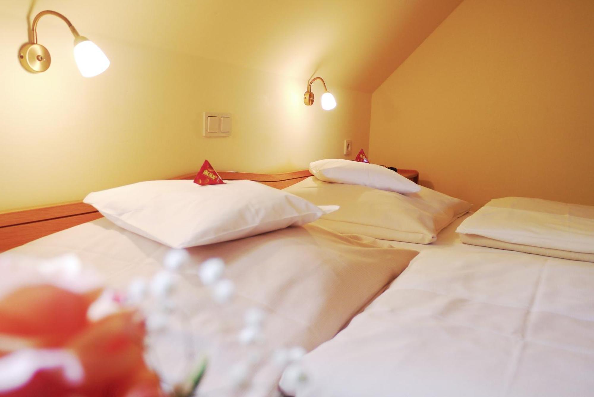 Da'Sporrer Hotel & Wirtshaus 네운부르그포름발트 외부 사진