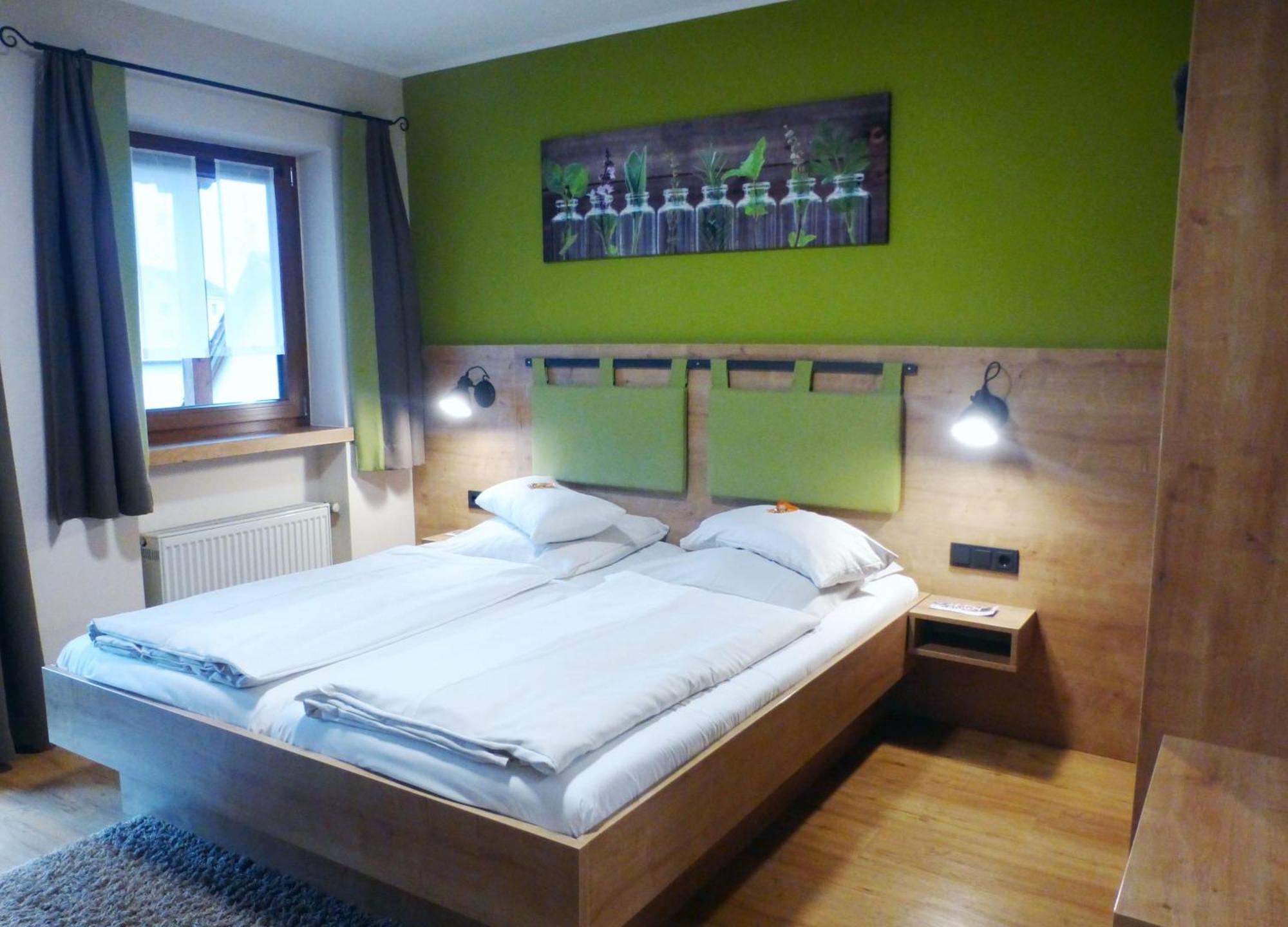 Da'Sporrer Hotel & Wirtshaus 네운부르그포름발트 외부 사진