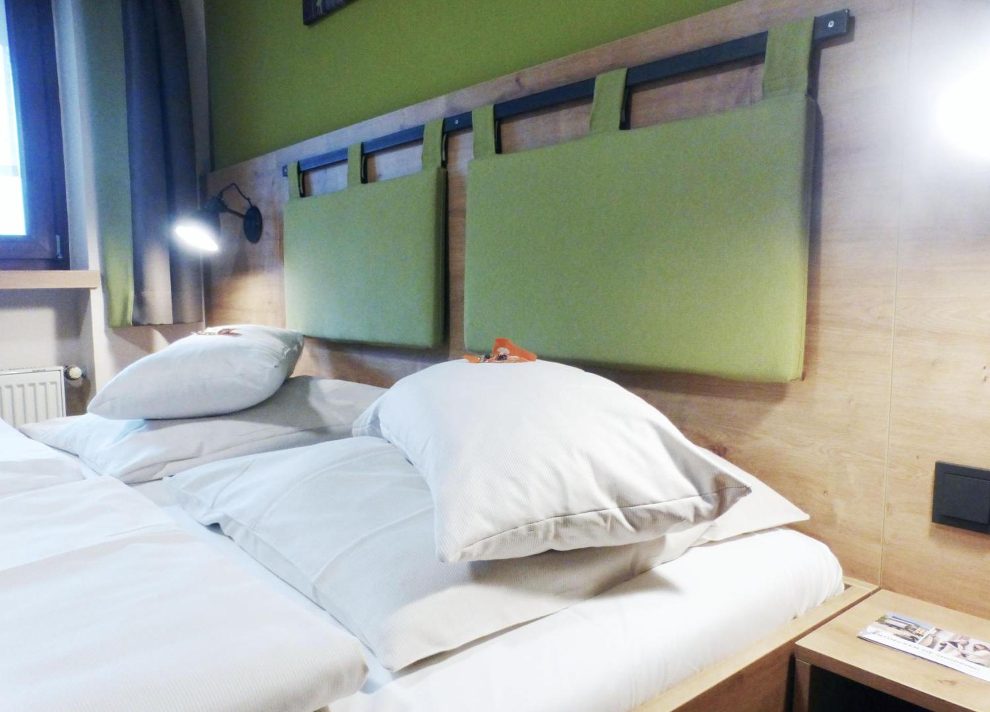 Da'Sporrer Hotel & Wirtshaus 네운부르그포름발트 외부 사진